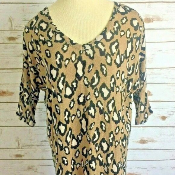 HAPPENING IN THE PRESENT Women Short Sleeve Pull-Over Animal Print Shirt Size S - Picture 1 of 10
